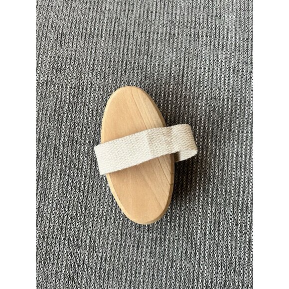 Dry Brush/Bath Brush Natural Bristles for Gentle Exfoliation With Wooden Handle - Picture 4 of 5
